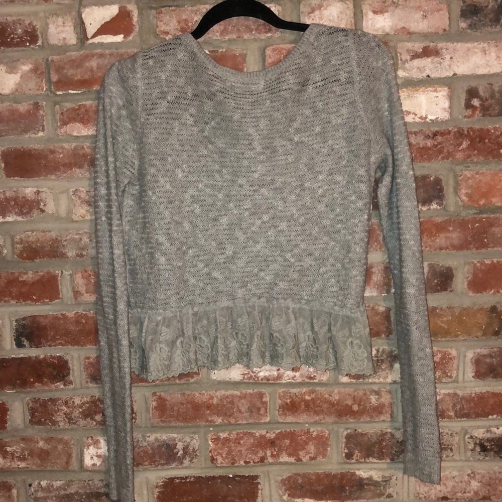 Abercrombie & Fitch gray sweater